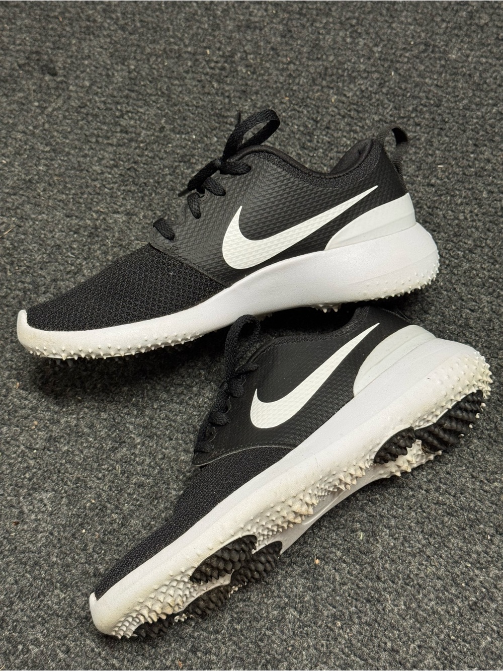 Nike Women's Roshe G Spikeless Golf Shoes